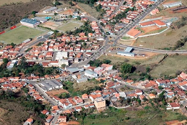 Vista aérea de uma cidade atendida pela ioCity